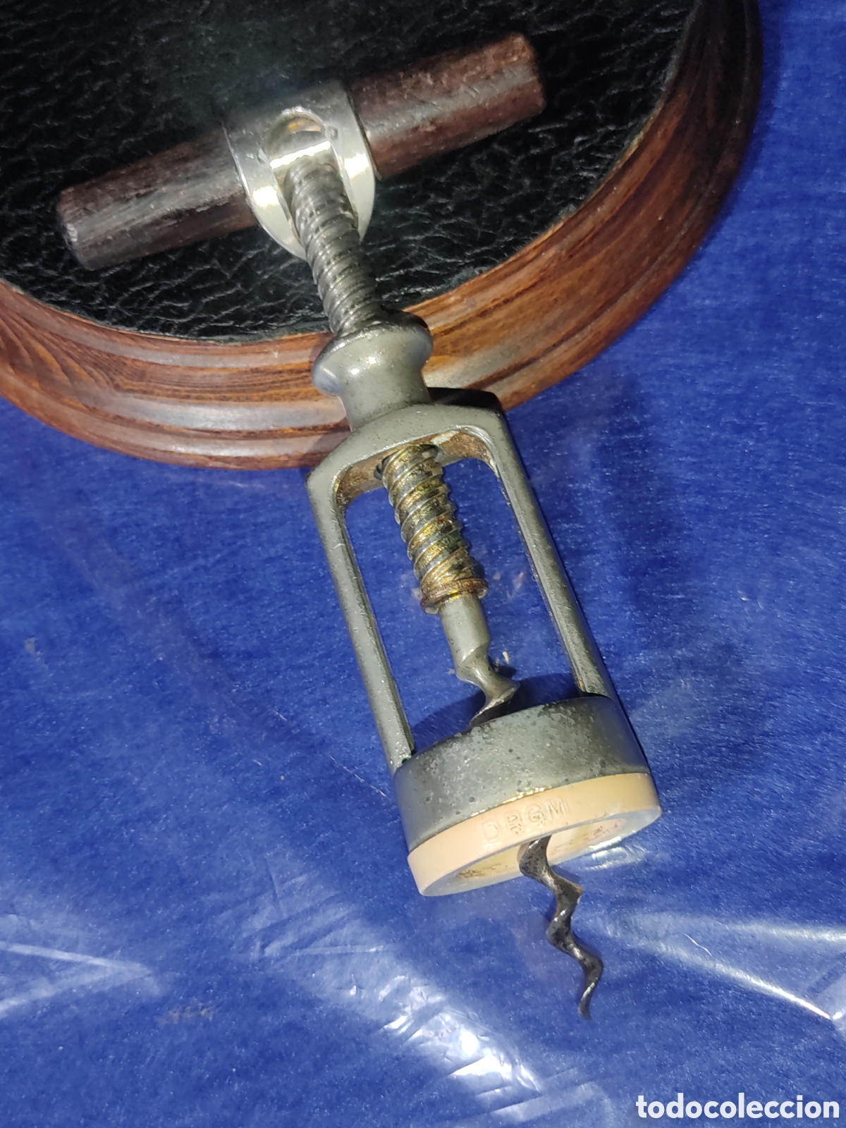Abrebotellas y sacacorchos de colecci&oacute;n: Antiguo Sacacorchos alem&aacute;n DPGM,mango de madera. - Foto 6