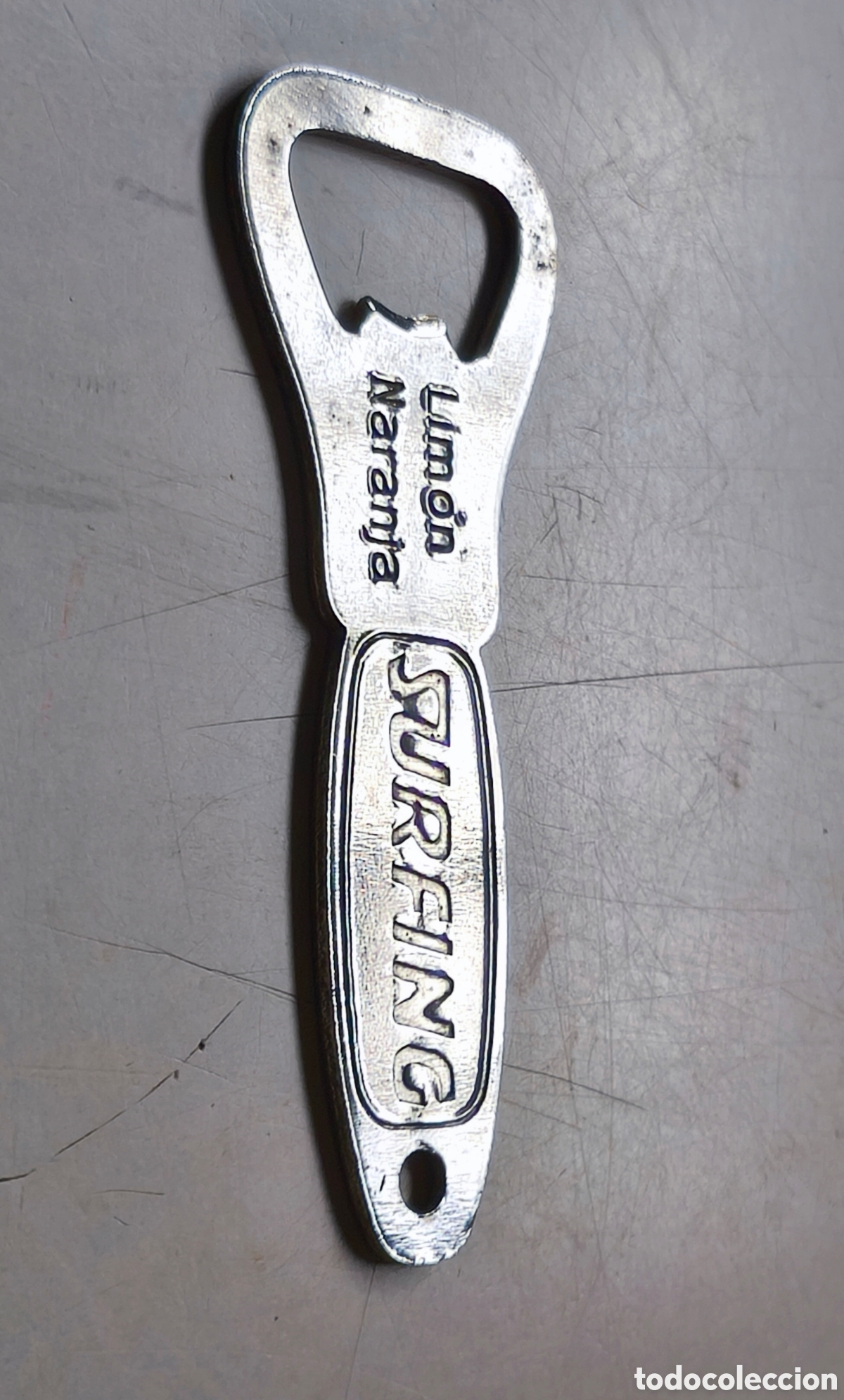 Abrebotellas y sacacorchos de colecci&oacute;n: Antiguo abridor SURFING abridor vintage
