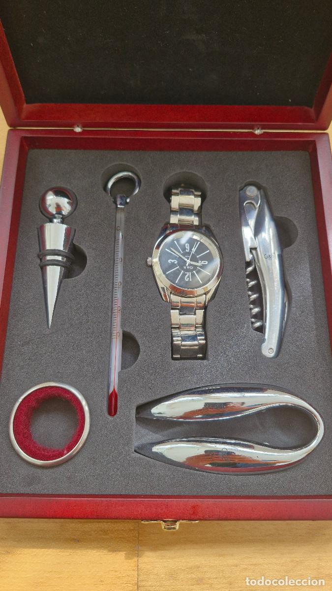 Abrebotellas y sacacorchos de colecci&oacute;n: Set de accesorios para vino con Reloj en Estuche de madera