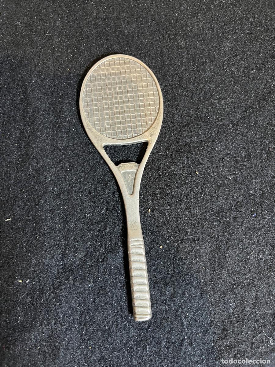 Apribottiglie e cavatappi di collezione: Abrebotellas vintage raqueta tenis badminton metal abridor chapas deportivo retro