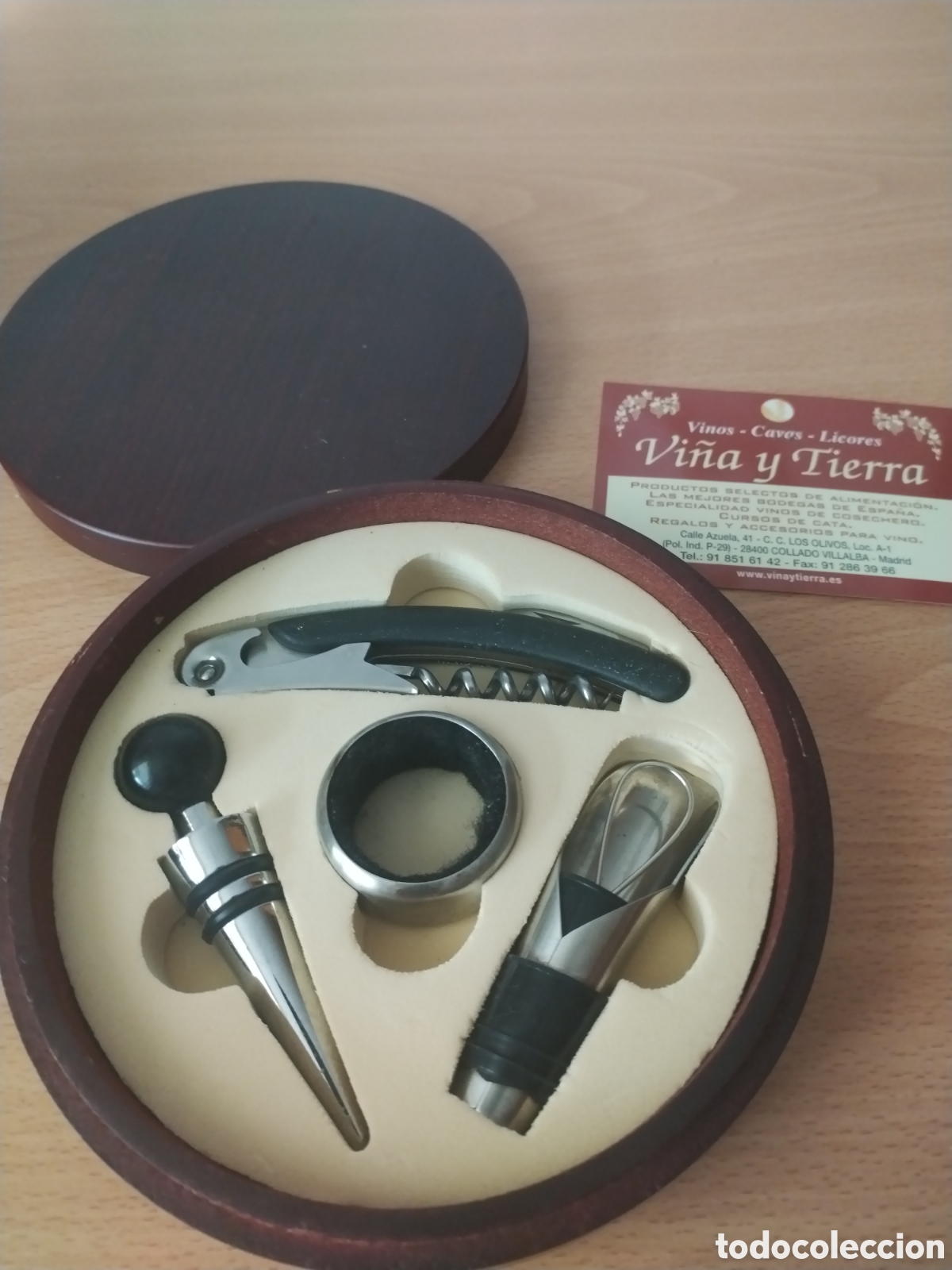 Abrebotellas y sacacorchos de colecci&oacute;n: Kit de accesorios para vino en estuche de madera (4 piezas)