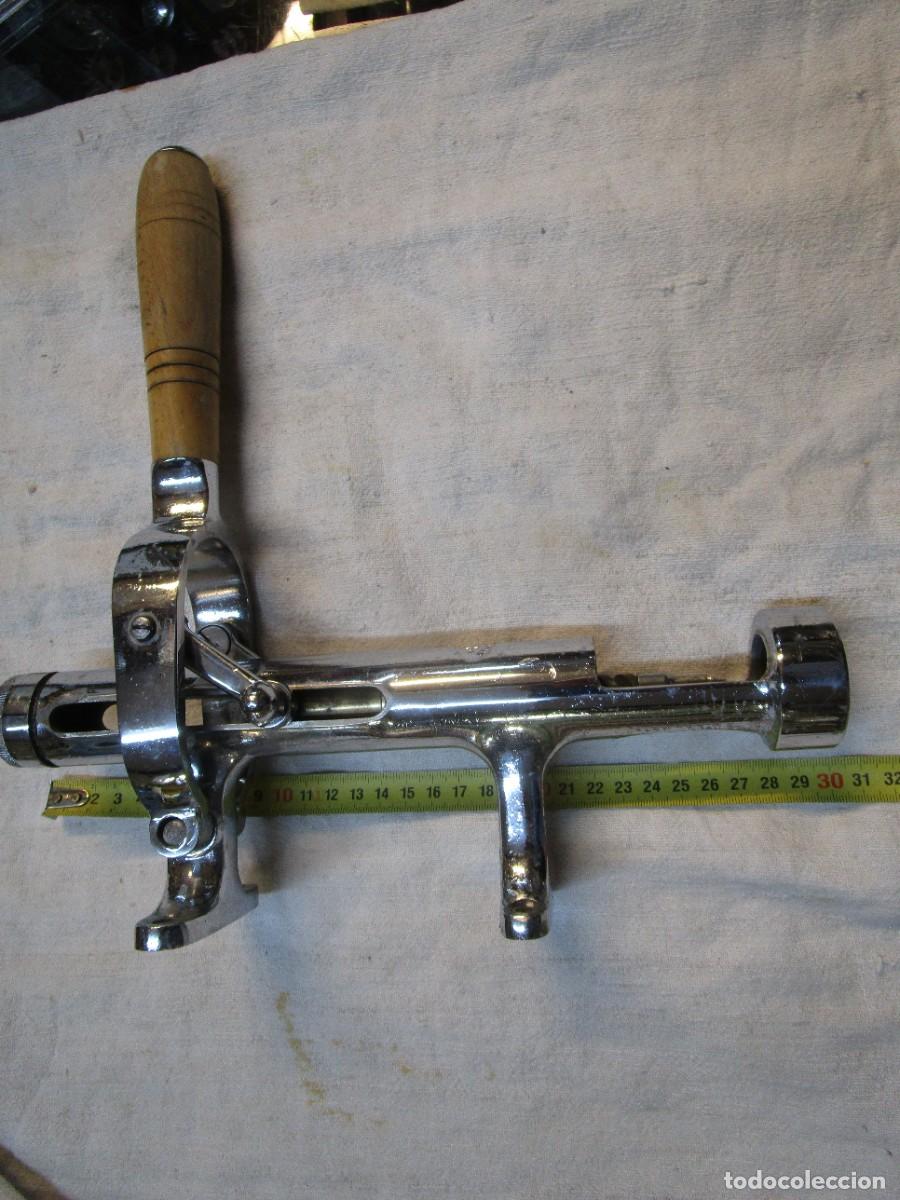 Abrebotellas y sacacorchos de colecci&oacute;n: DESCORCHADOR ABREBTELLAS SACACORCHOS PARED -' BOJ EIBAR ' 1970,S 2KG , A SUSTITUIR LA ESPIRAL. + INF