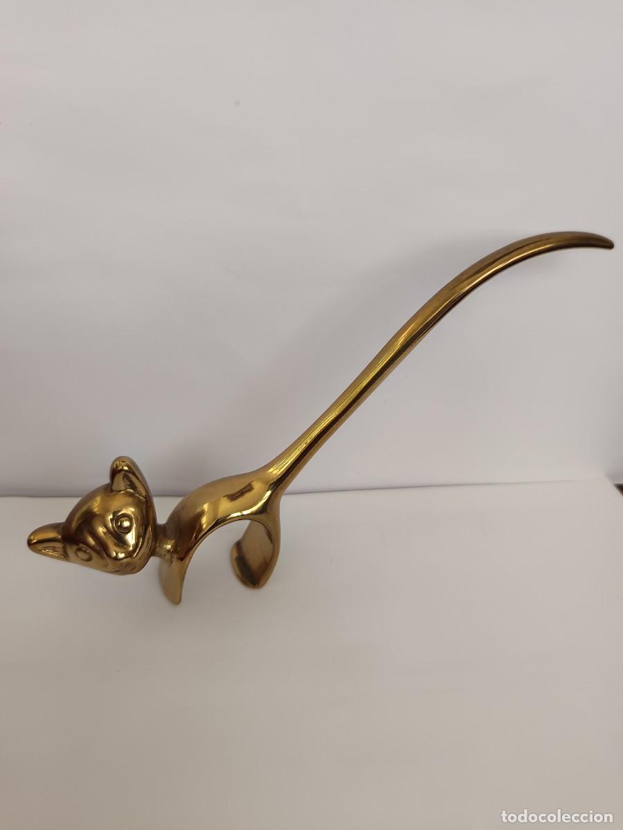Abrebotellas y sacacorchos de colecci&oacute;n: Gato abrebotellas estilo Walter Bosse.