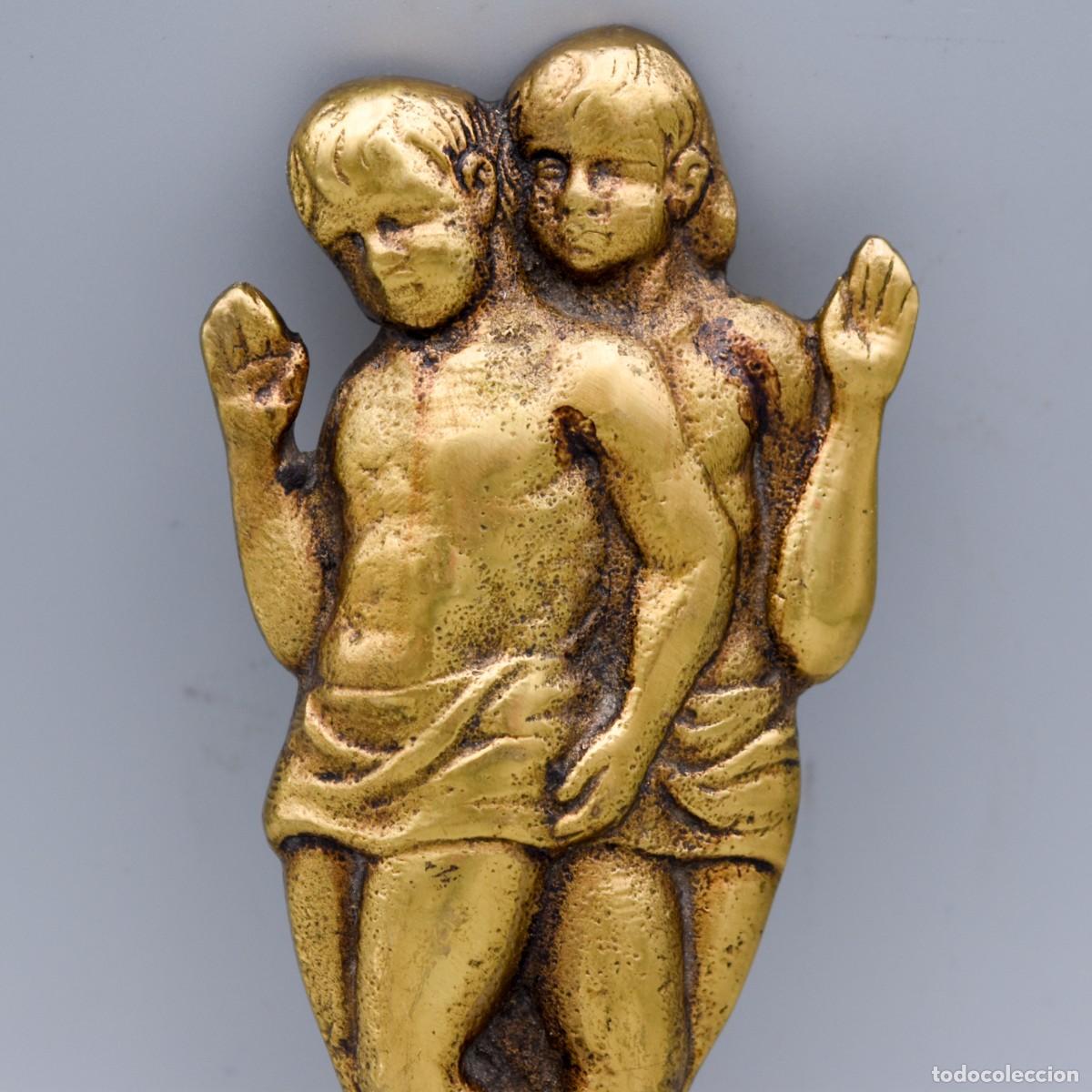 Abrebotellas y sacacorchos de colecci&oacute;n: Abridor de bronce antiguo - Foto 2
