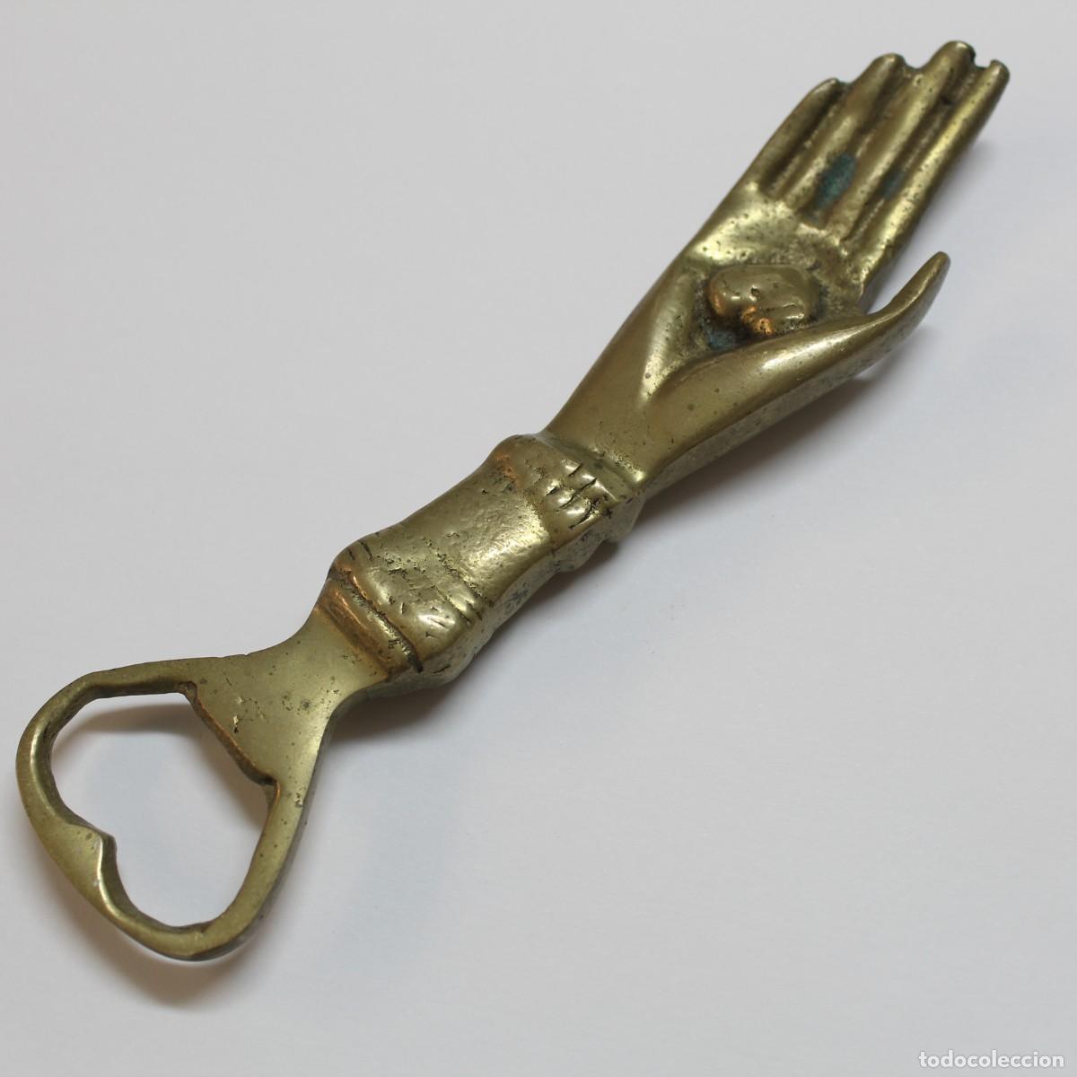 Abrebotellas y sacacorchos de colecci&oacute;n: Abrebotellas Lat&oacute;n Macizo Mano Coraz&oacute;n Vintage Brass Bottle Opener Antiguo