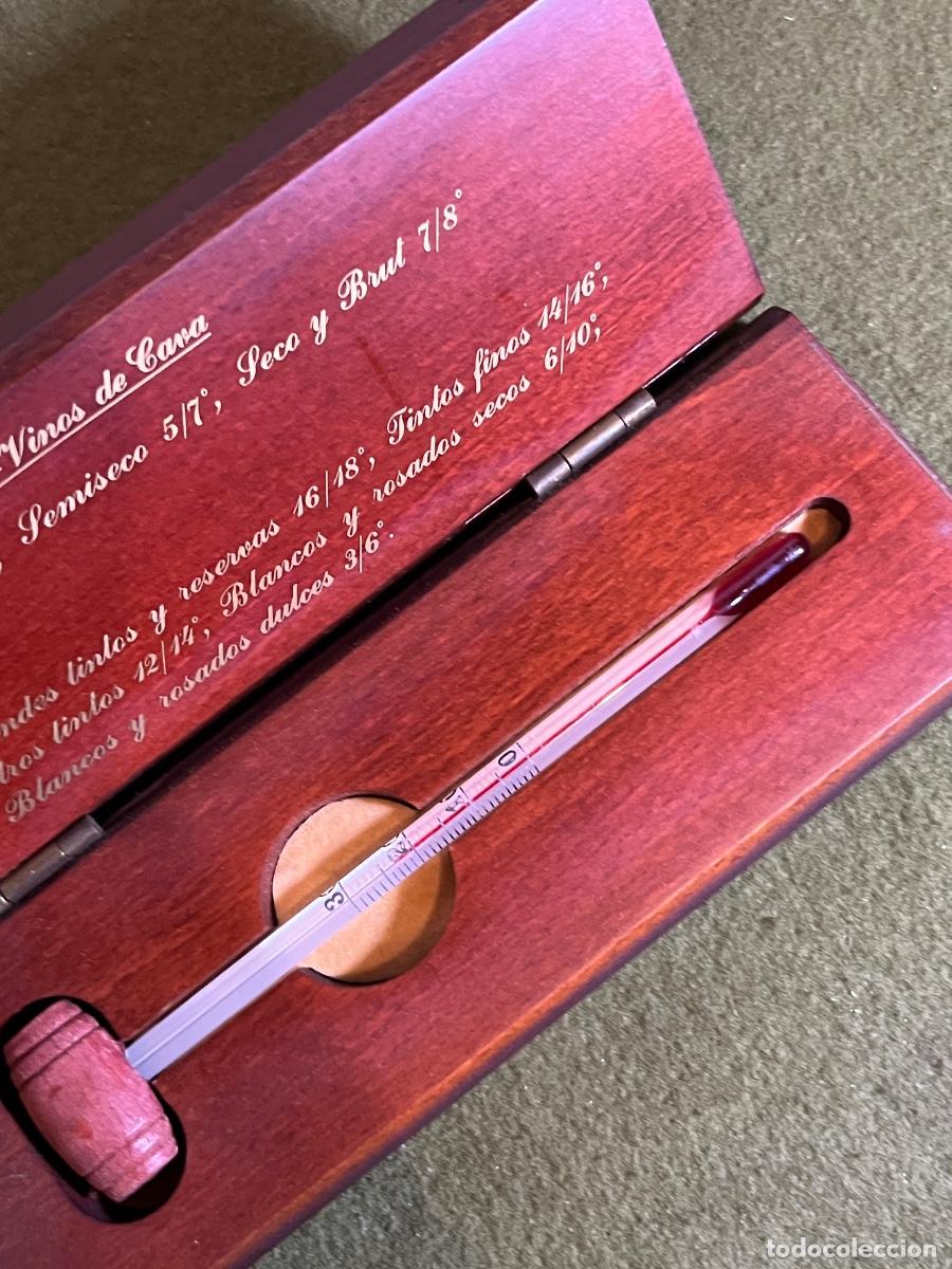 Bottle opener and Corkscrew: Term&oacute;metro para vino Roca i Full con estuche de madera &ndash; Term&ograve;metre per a vins &ndash; Accesorio de sumill