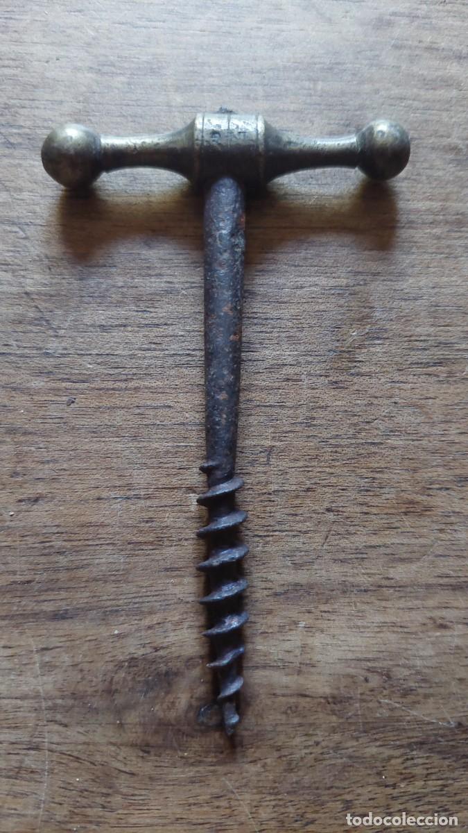 Abrebotellas y sacacorchos de colecci&oacute;n: Antiguo sacacorchos hierro y bronce