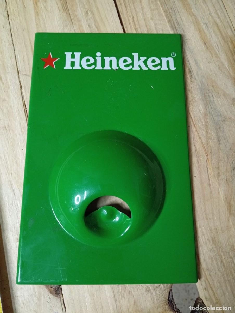 Abrebotellas y sacacorchos de colecci&oacute;n: Antiguo abridor de botellas magn&eacute;tico Heineken - Abrebotellas de pared / nevera con im&aacute;n