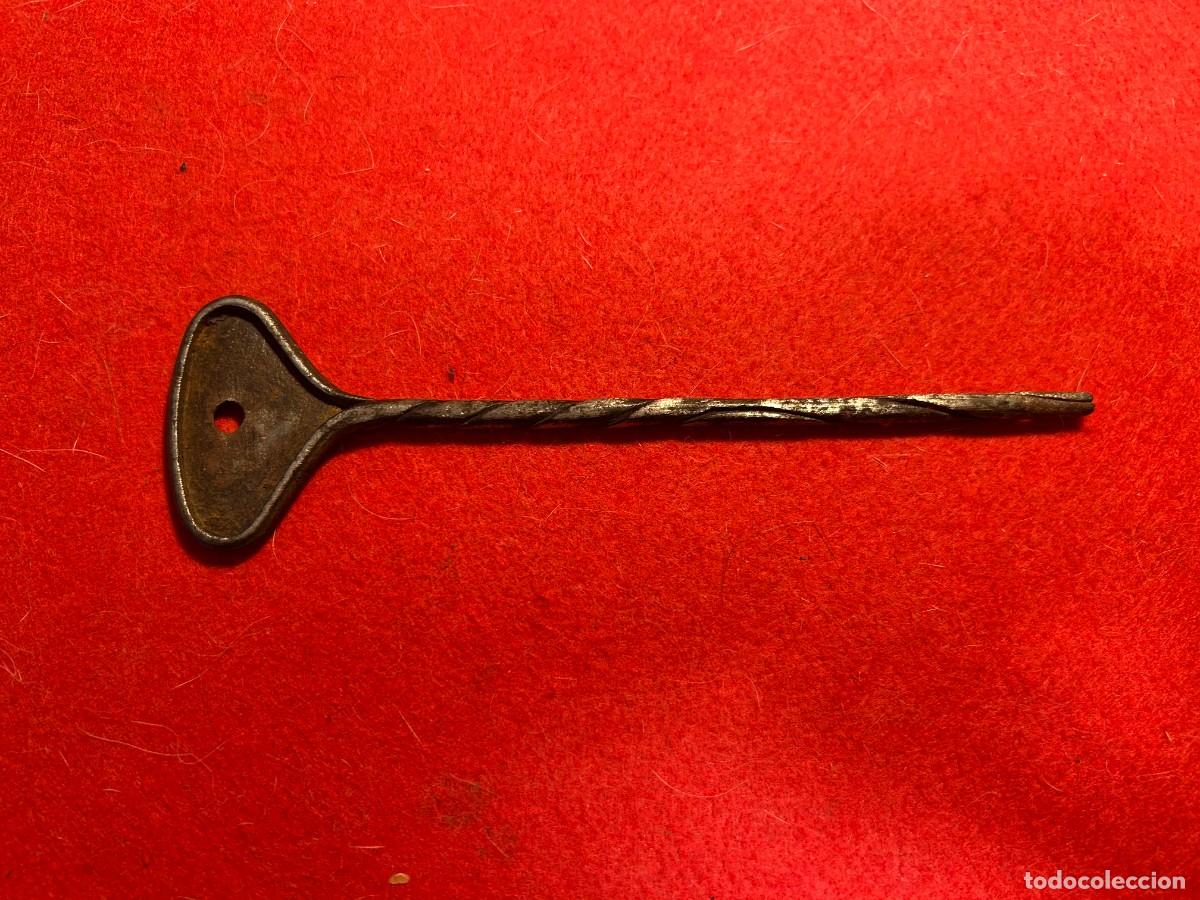 Abrebotellas y sacacorchos de colecci&oacute;n: abrelatas, abridor, llave antigua