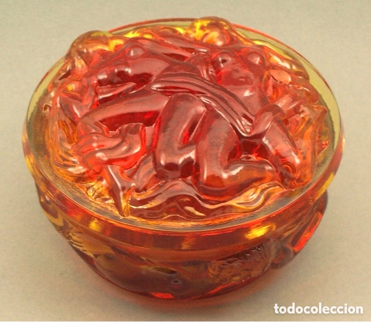 Art: Pieza de tocador, &rdquo; Rub&iacute; Carnival Glass &rdquo; 1932. Schlevogt Gablonz, Ninfas eroticas, Art D&eacute;co.
