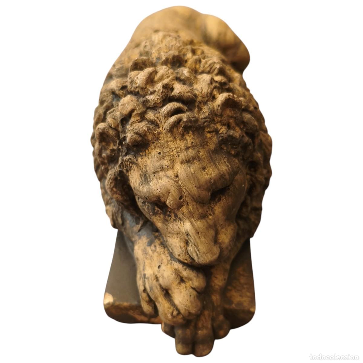 Art: Escultura de Le&oacute;n Tumbado