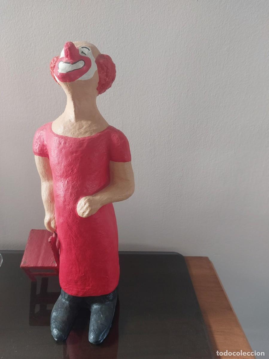 Arte: Figura de Charlie Rivel en cart&oacute;n piedra &ndash; Obra original del prestigioso escultor Josep Mateu