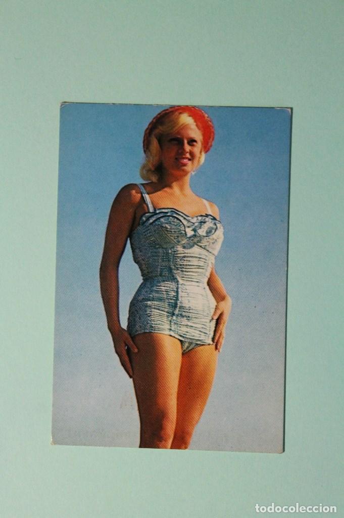 Calendars: CALENDARIO DE CHICA. NO FOURNIER. MUY BUEN ESTADO. VER FOTOS. &Aacute;&Ntilde;O 1970 SERIE 4. PLAYA 5. JUGOS VERJA