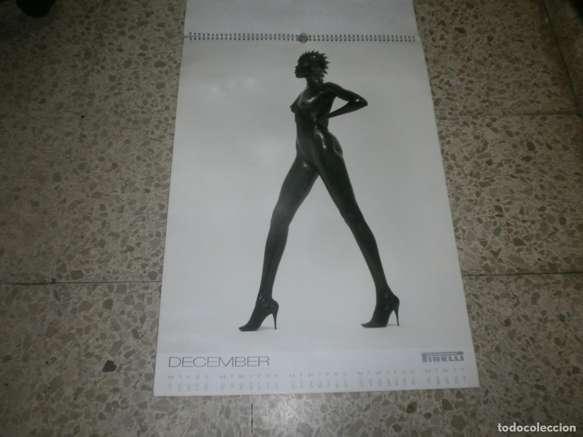 Kalender: Calendario Vintage Pirelli 1999 - Mujeres a trav&eacute;s de las d&eacute;cadas por Herb Ritts - Restos de humedad