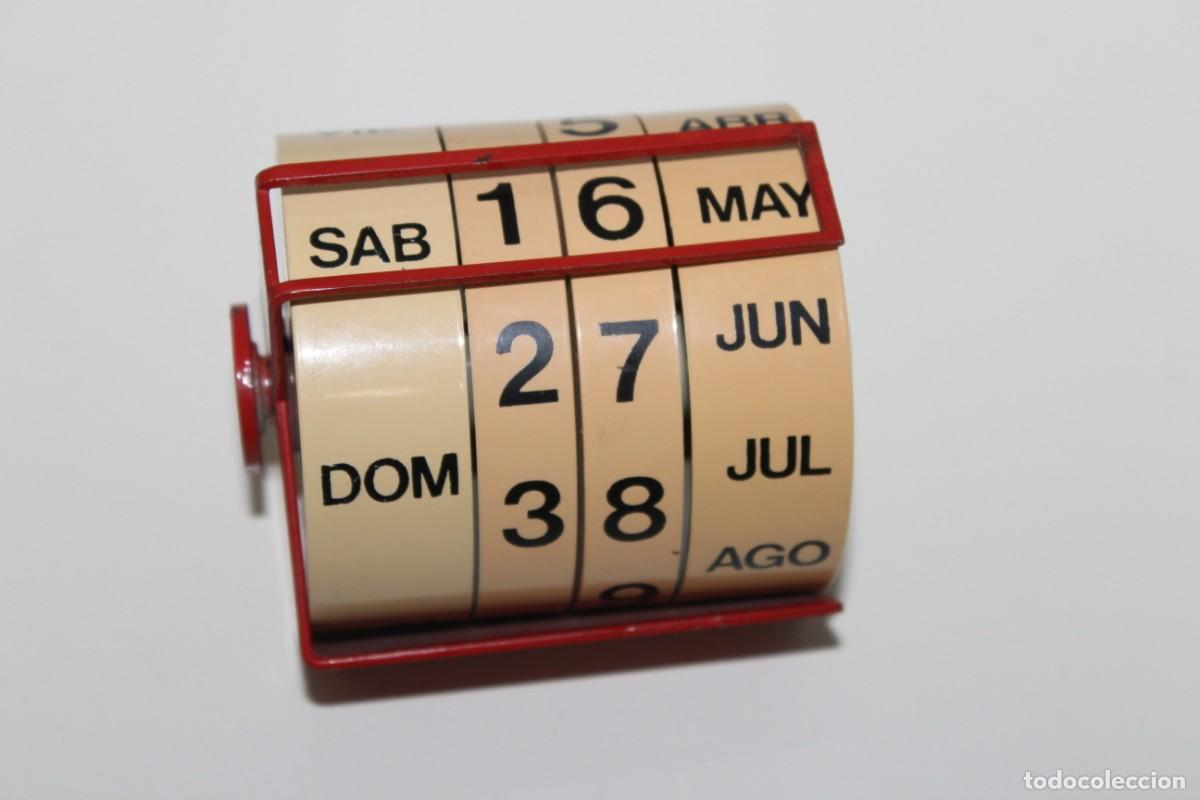 Calendarios: ANTIGUO CALENDARIO PERPETUO DE SOBREMESA DISE&Ntilde;O DE CARLES RIART Y BIGAS LUNA - A&Ntilde;OS 70