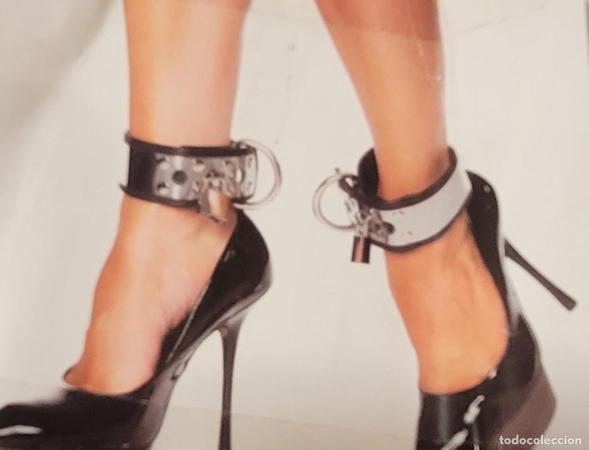 Others for Adults: Esposas met&aacute;licas pies