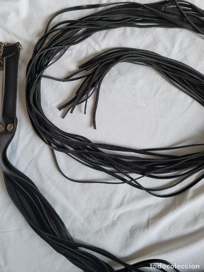 Autres: L&aacute;tigo de cuero 16 colas negro 120 cms.