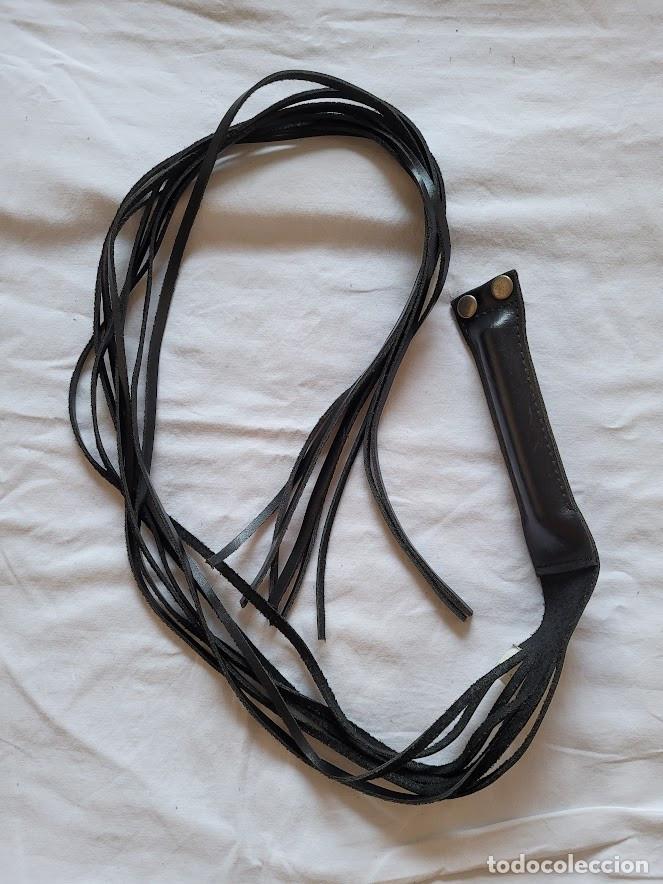 Autres: Latigo de 8 colas cuero 122 cms