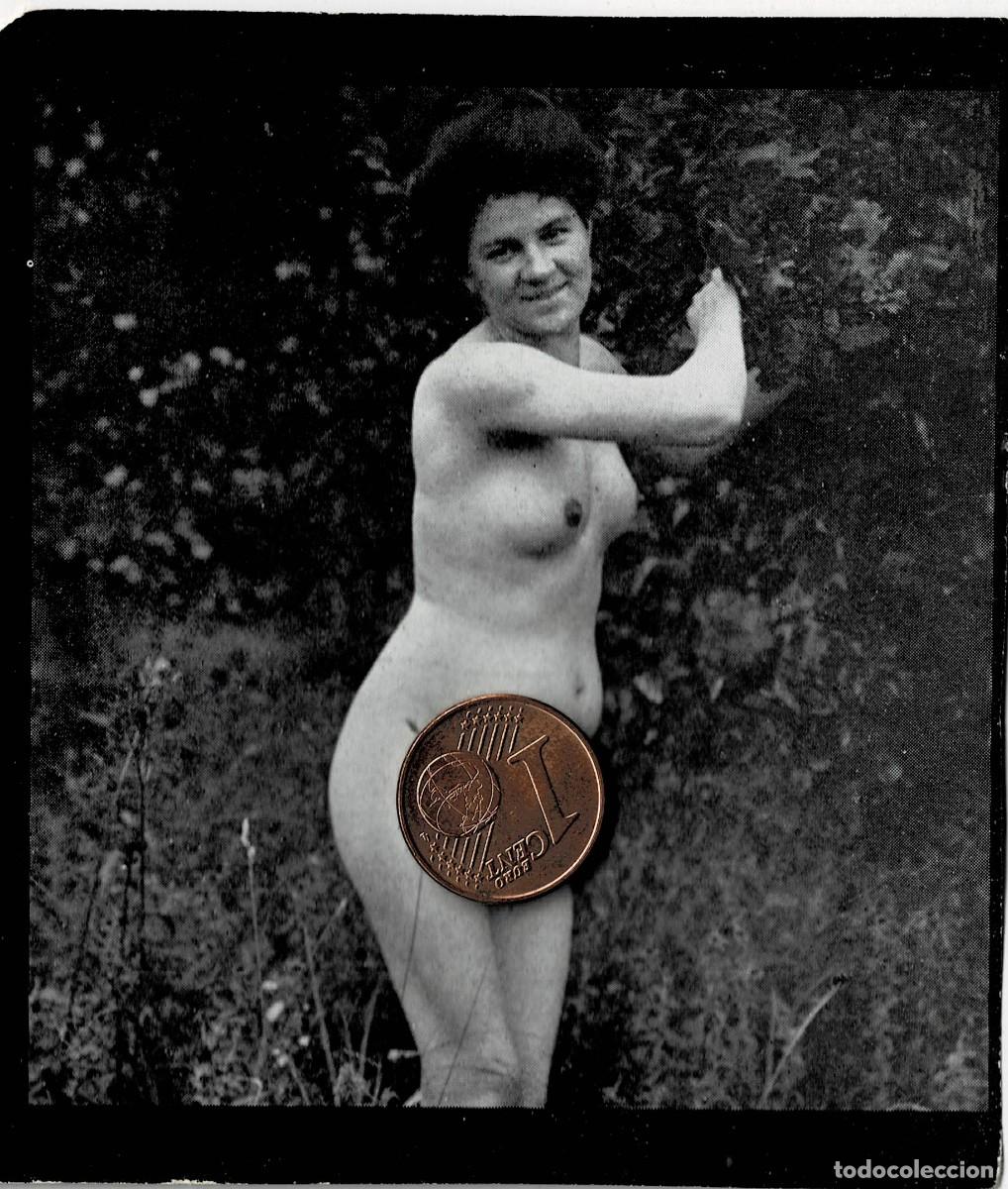 Otros: FOTOGRAFIA ESTEROSCOPICA EROTICA DE MUJER EN UN CAMPO JUNTO A UN ARBOL. P-ESTEROTICA-025