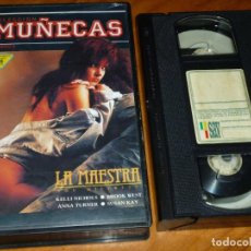 Peliculas: MUÑECAS . NUMERO 4 . LA MAESTRA - KELLY NICHOLS, SUSAN KAY - VHS