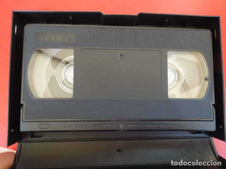 Filme: OMA FICKT INS NEUE MILLENNIUM - CINTA VHS PORNO SOLO PARA ADULTOS