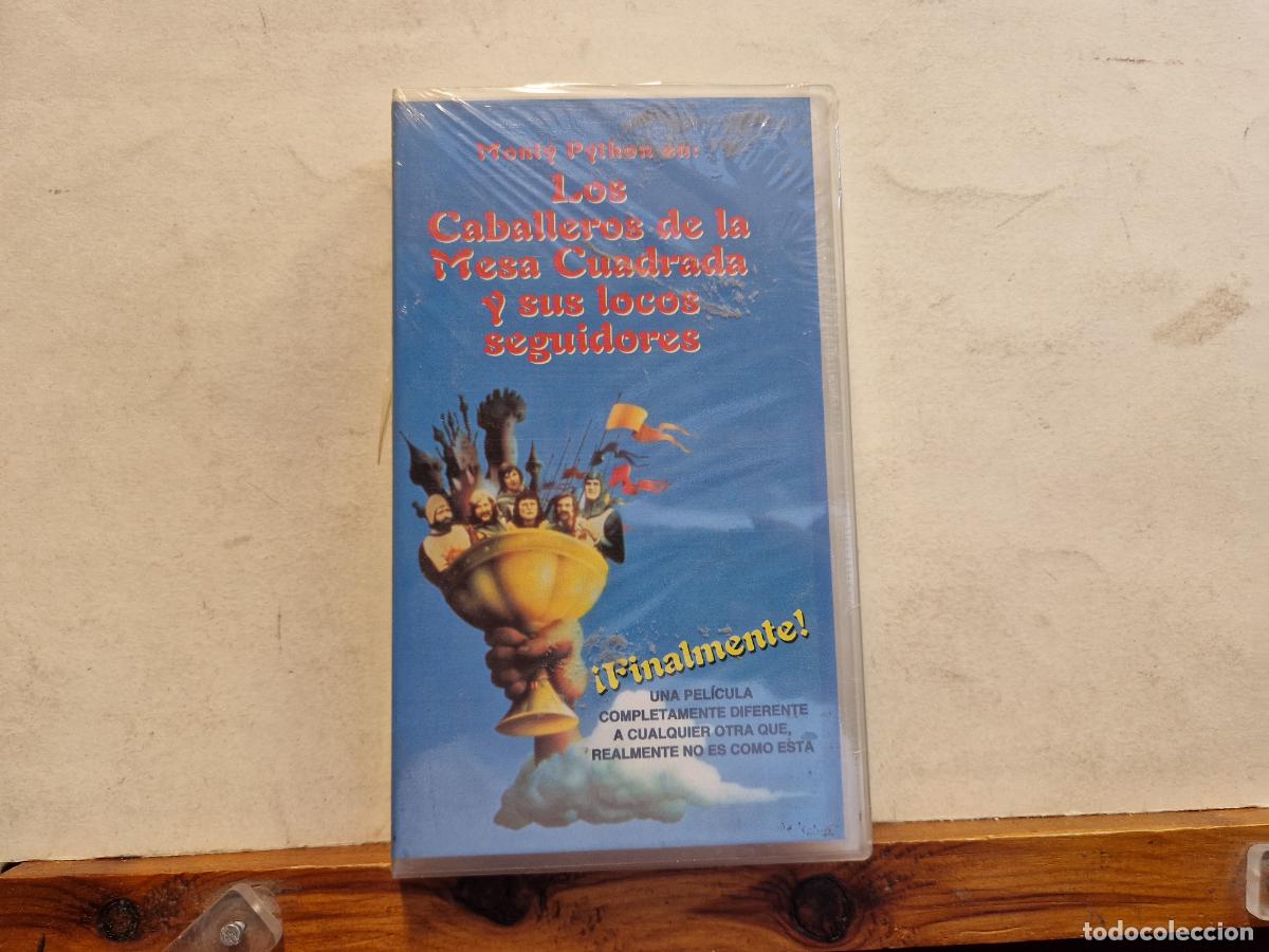 Filme: VHS. MONTY PYTHON EN: LOS CABALLEROS DE LA MESA CUADRADA Y SUS LOCOS SEGUIDORES.