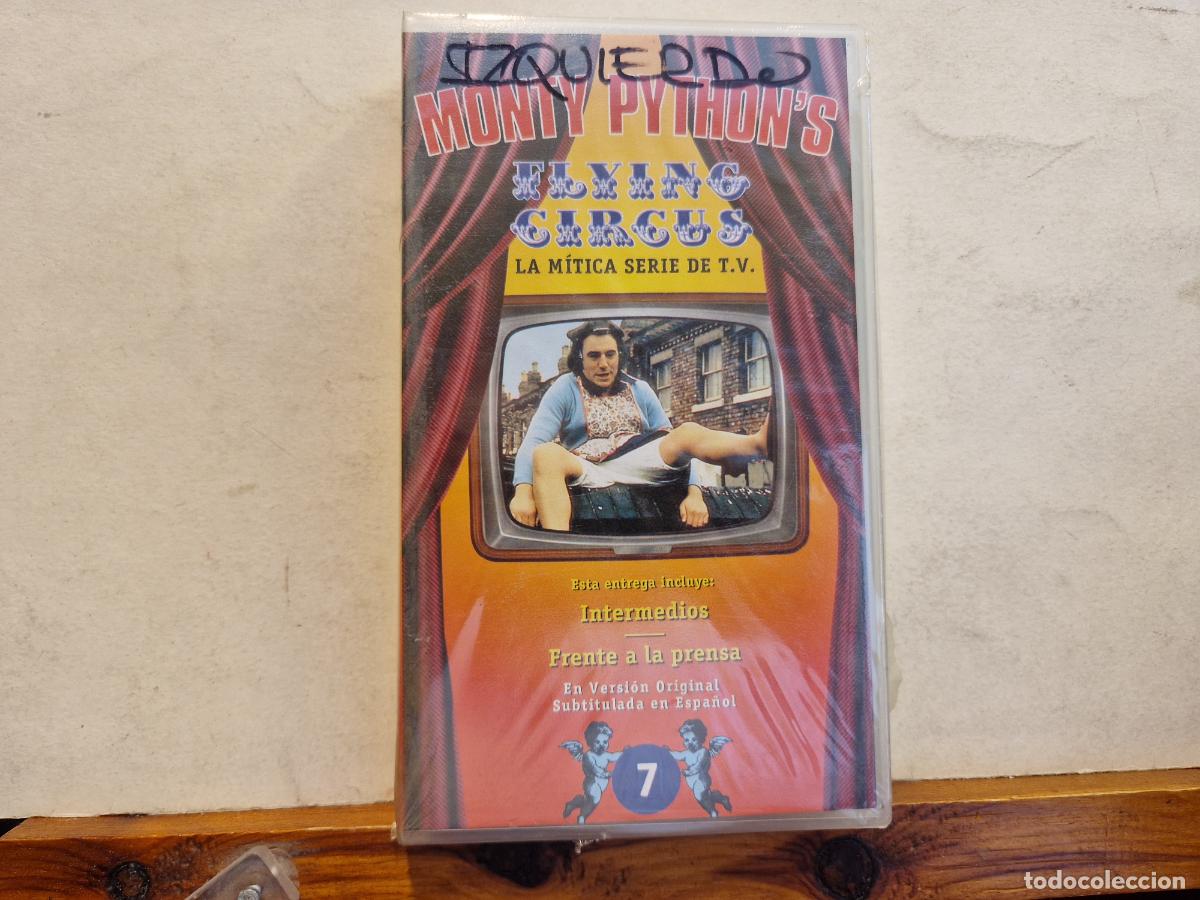 Filme: VHS. MONTY PYTHON'S. FLYING GIRGUS. LA MITICA SERIE DE TV. INTERMEDIOS. FRENTE A LA PRENSA. 7