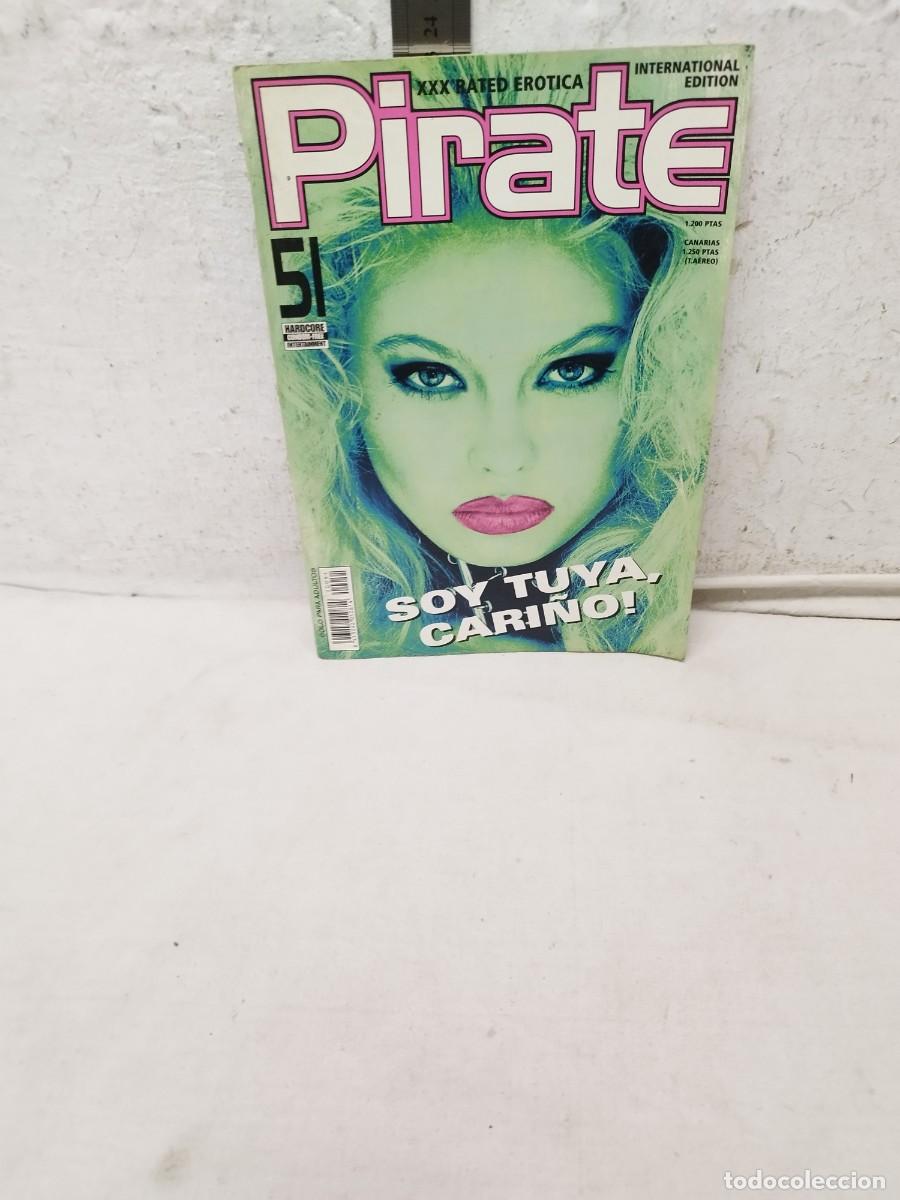 Journals: Revista Pirate N&ordm;51, contenido porno para adultos. Con poster central.