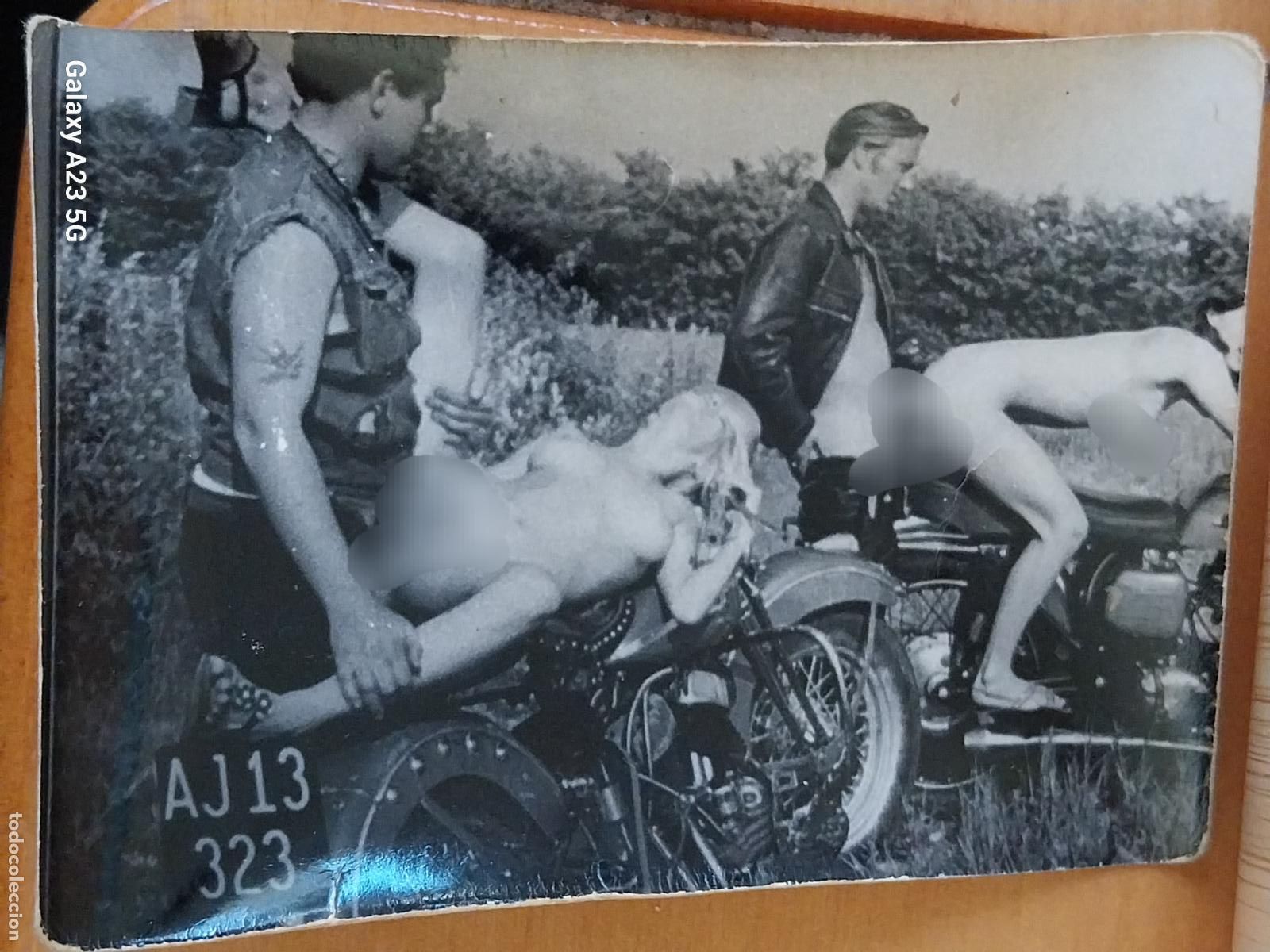 Revistas: EROTICA FOTO ORIGINAL MUJERES HOMBRES MOTOS ESCENA 10.5X7.5CMS ADULTOS **....