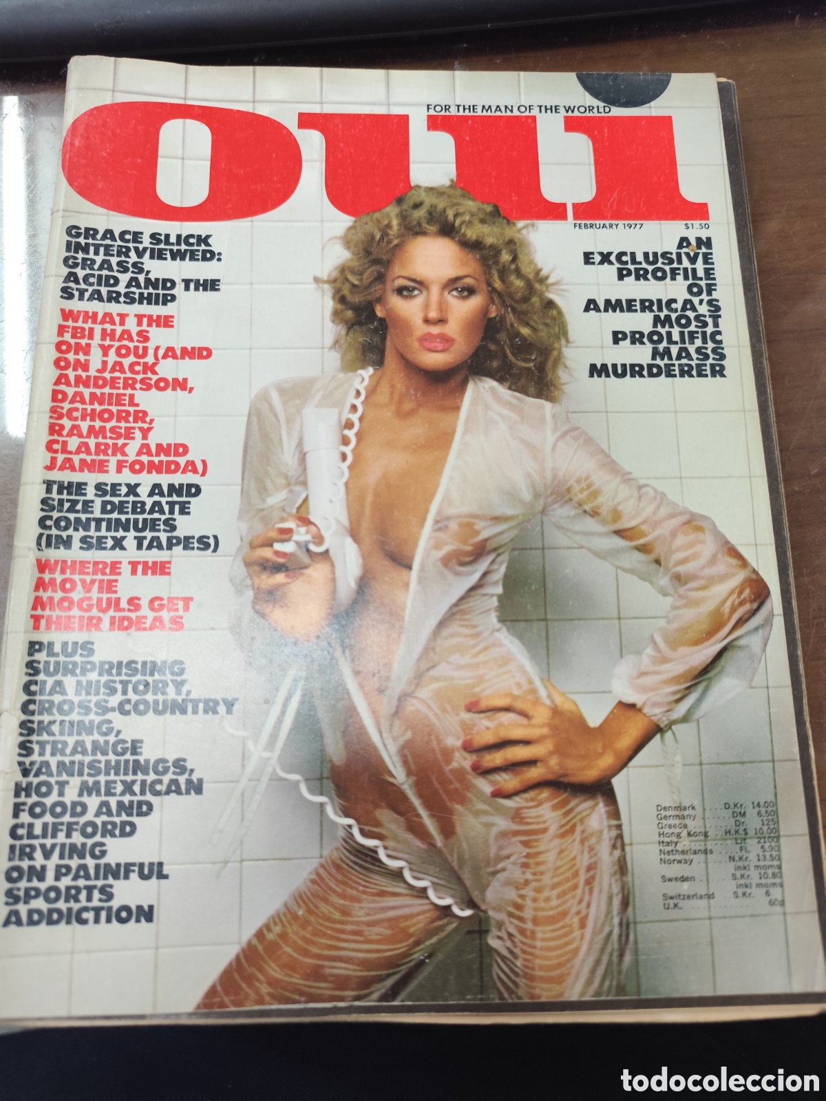 Revistas: Revista Erotica Oui. February 1977. Incluye p&oacute;ster central.En ingles