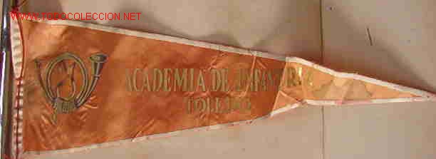 Banderines de colecci&oacute;n: Bander&iacute;n triangular  Academia de Infanteria de Toledo - Foto 1