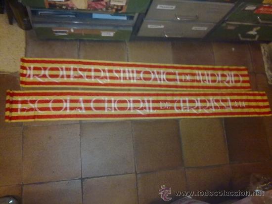 Bandierine di collezione: Bandas en seda con la bandera catalana. Escola Choral de Tarrassa y orquestra sinfonica Madrid.