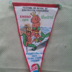 Banderines de colección: BANDERÍN FESTIVAL DE REYES NATACIÓN. MADRID. ESPAÑA. 1968. ENERO. EDUCACIÓN Y DESCANSO