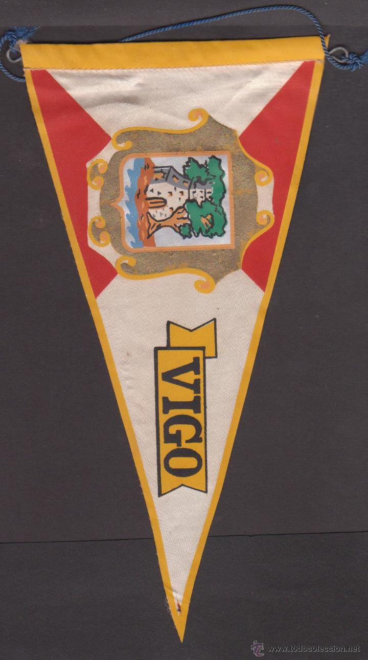 Sammlung von Wimpeln: Banderin en tela recuerdo de la ciudad de Vigo