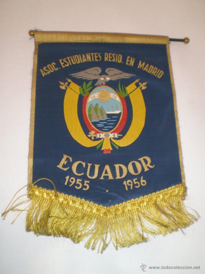 Bandierine di collezione: BANDERIN ESTUDIANTES RESID. EN MADRID - ECUADOR 1956
