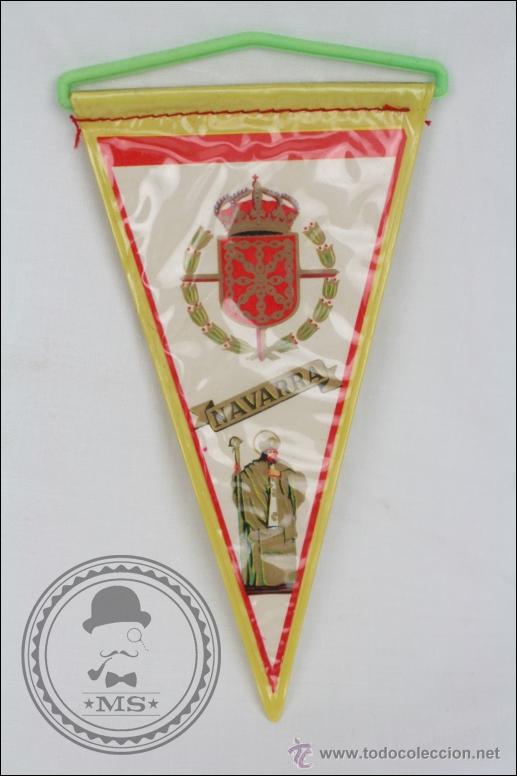 Galhardetes de cole&ccedil;&atilde;o: Antiguo Bander&iacute;n A&ntilde;os 70. Navarra - Realizado en Pl&aacute;stico - Medidas 12,5 x 7,5 Cm