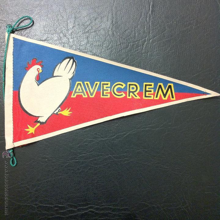 Sammlung von Wimpeln: BANDER&Iacute;N AVECREM - KRAMEX.