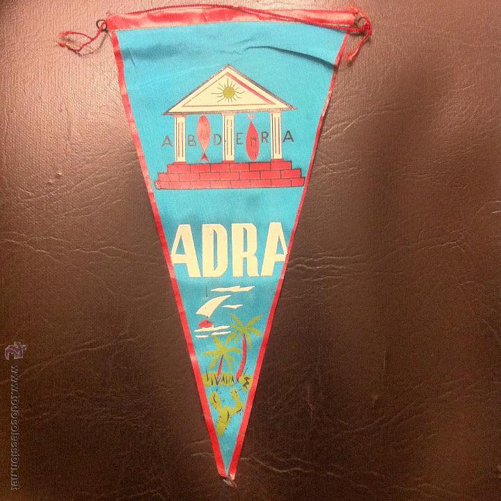 Sammlung von Wimpeln: BANDER&Iacute;N ADRA.