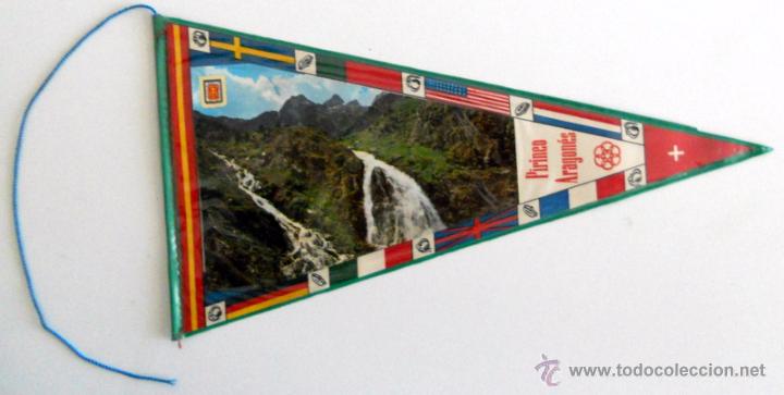 Sammlung von Wimpeln: BANDERIN ANTIGUO PLASTIFICADO. PIRINEO ARAGON&Eacute;S. ARAG&Oacute;N. TURISMO VINTAGE. PIRINEOS.