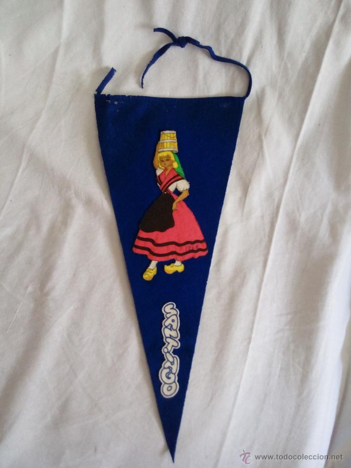 Collection pennants: BANDERIN DE FIELTRO SANTIAGO DE COMPOSTELA (LECHERA) A&Ntilde;OS 60 GALICIA