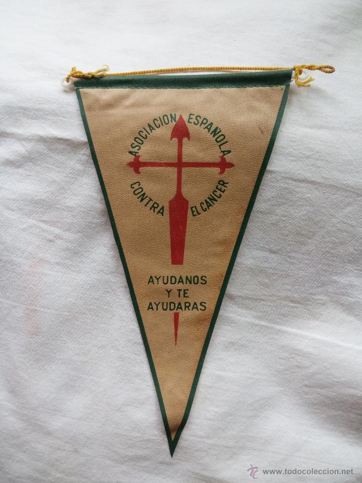 Collection pennants: BANDER&Iacute;N ASOCIACI&Oacute;N ESPA&Ntilde;OLA CONTRA EL C&Aacute;NCER (MARR&Oacute;N-VERDE-ROJO)
