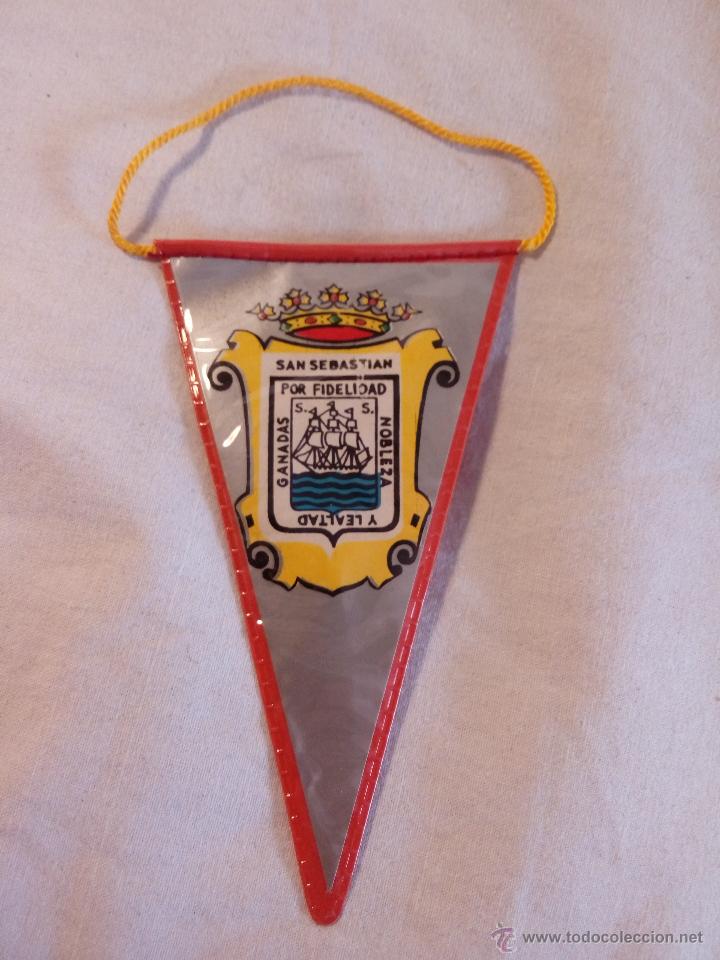 Collection pennants: BANDER&Iacute;N MINI PLASTIFICADO ESCUDO MUNICIPAL DE SAN SEBASTI&Aacute;N