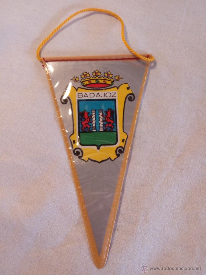 Collection pennants: BANDER&Iacute;N MINI PLASTIFICADO ESCUDO MUNICIPAL DE BADAJOZ