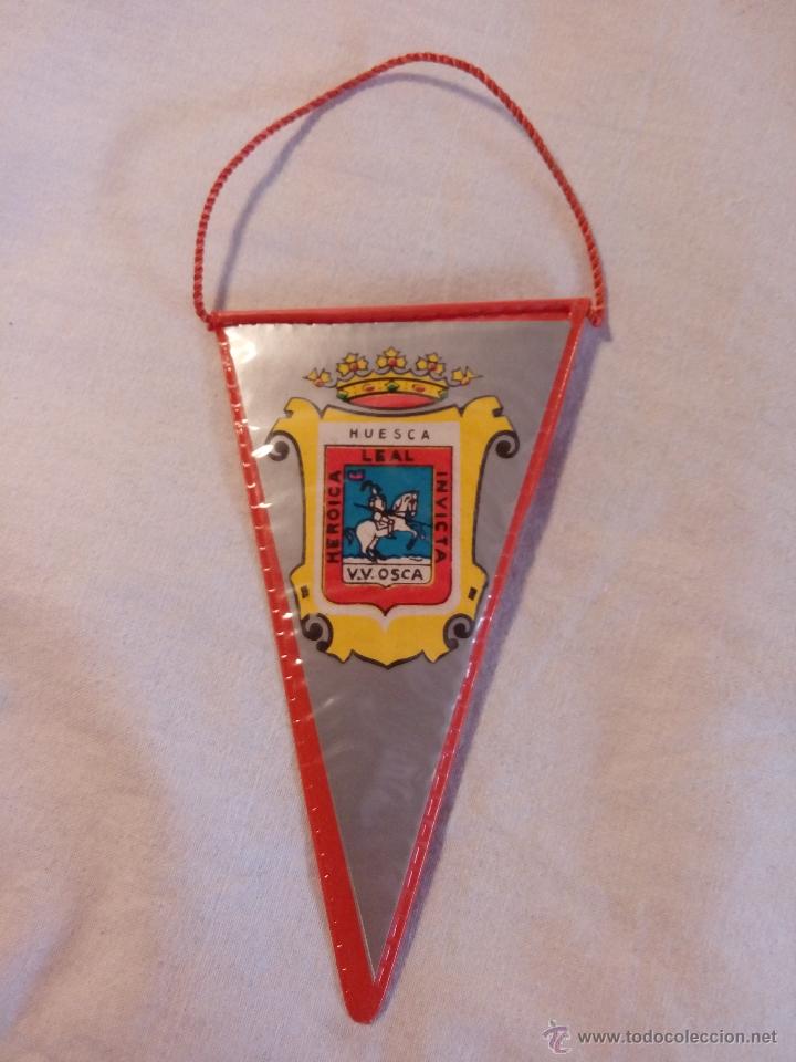 Collection pennants: BANDER&Iacute;N MINI PLASTIFICADO ESCUDO MUNICIPAL DE HUESCA
