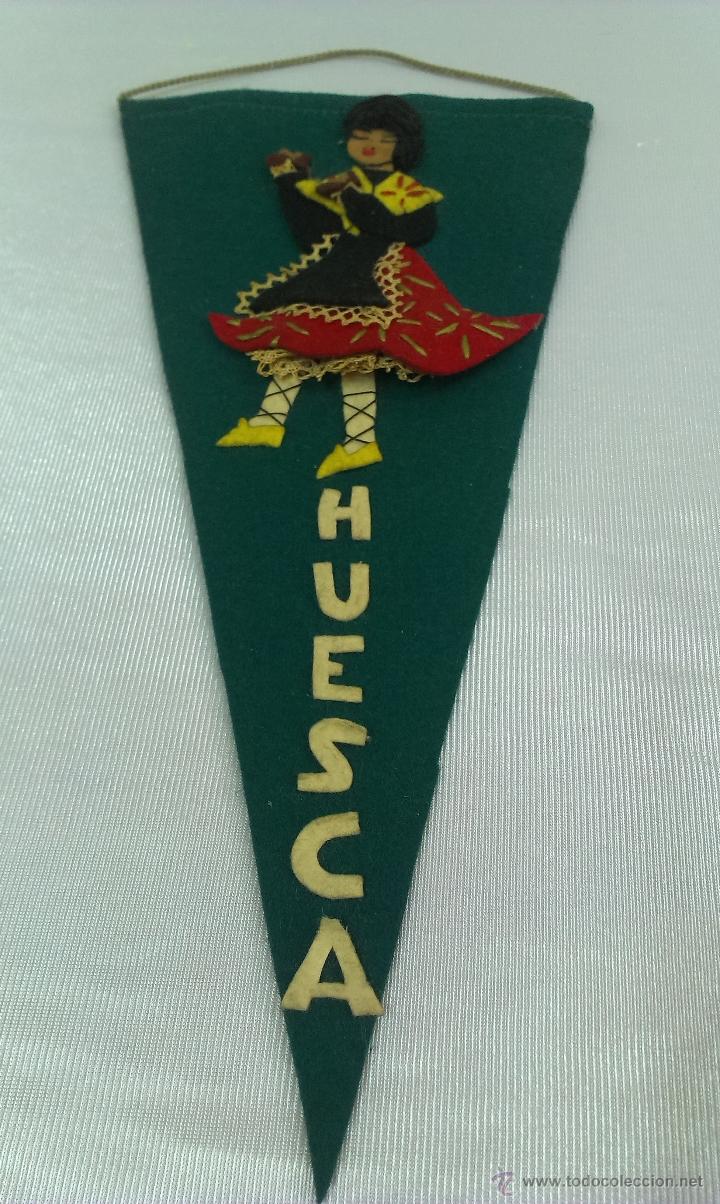 Sammlung von Wimpeln: MUY ANTIGUO BANDERIN DE HUESCA CON BATURRA AL DETALLE