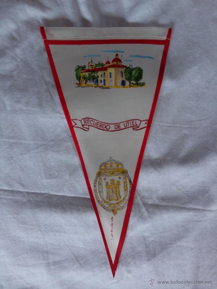 Collection pennants: BANDER&Iacute;N LONA RECUERDO DE UTIEL VALENCIA A&Ntilde;OS 60