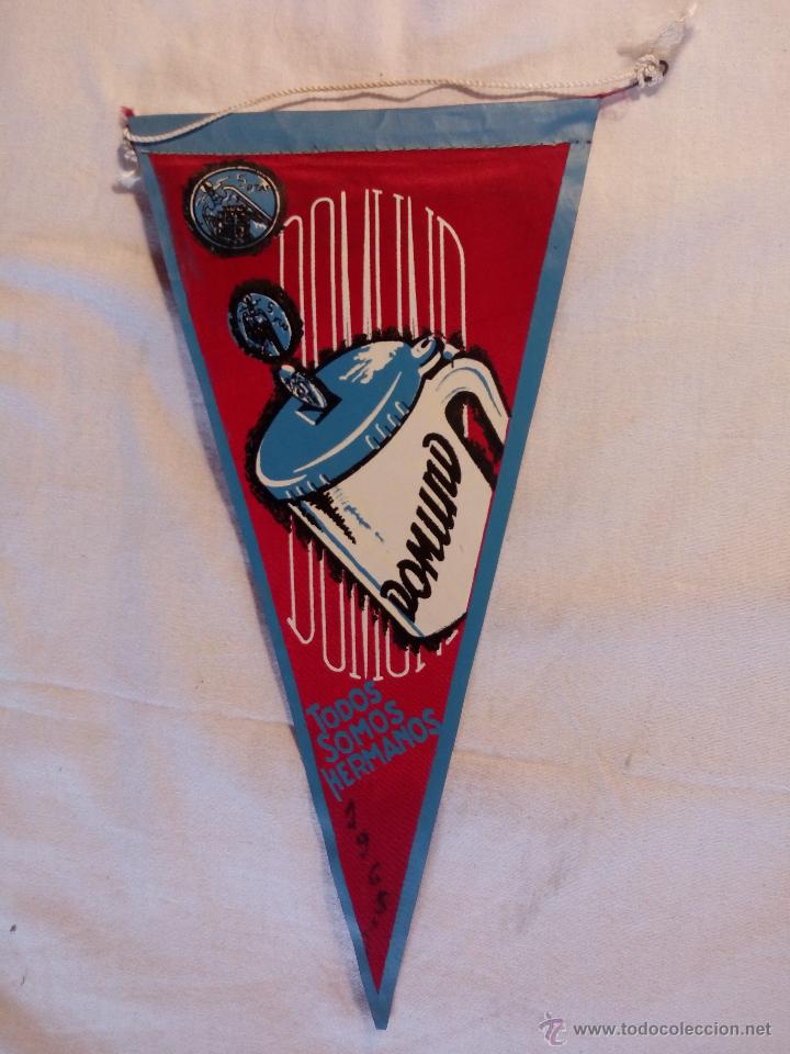 Sammlung von Wimpeln: BANDER&Iacute;N DOMUND TODOS SOMOS HERMANOS A&Ntilde;OS 60