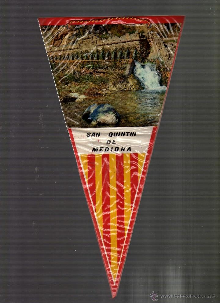 Sammlung von Wimpeln: BANDER&Iacute;N PLASTIFICADO DE SAN QUINT&Iacute;N DE MEDIONA &middot; BARCELONA