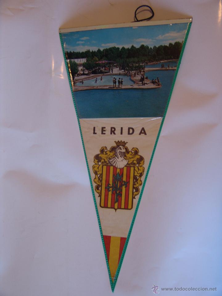 Sammlung von Wimpeln: BANDERIN DE LERIDA A&Ntilde;OS 60-70