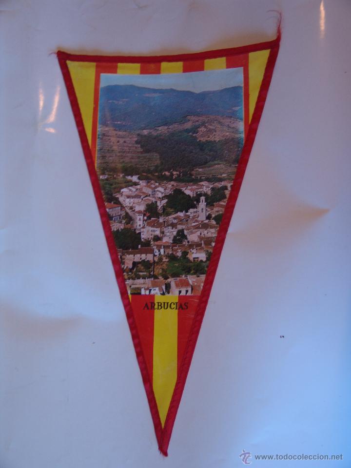 Bandierine di collezione: BANDERIN DE ARBUCIAS A&Ntilde;OS 60-70